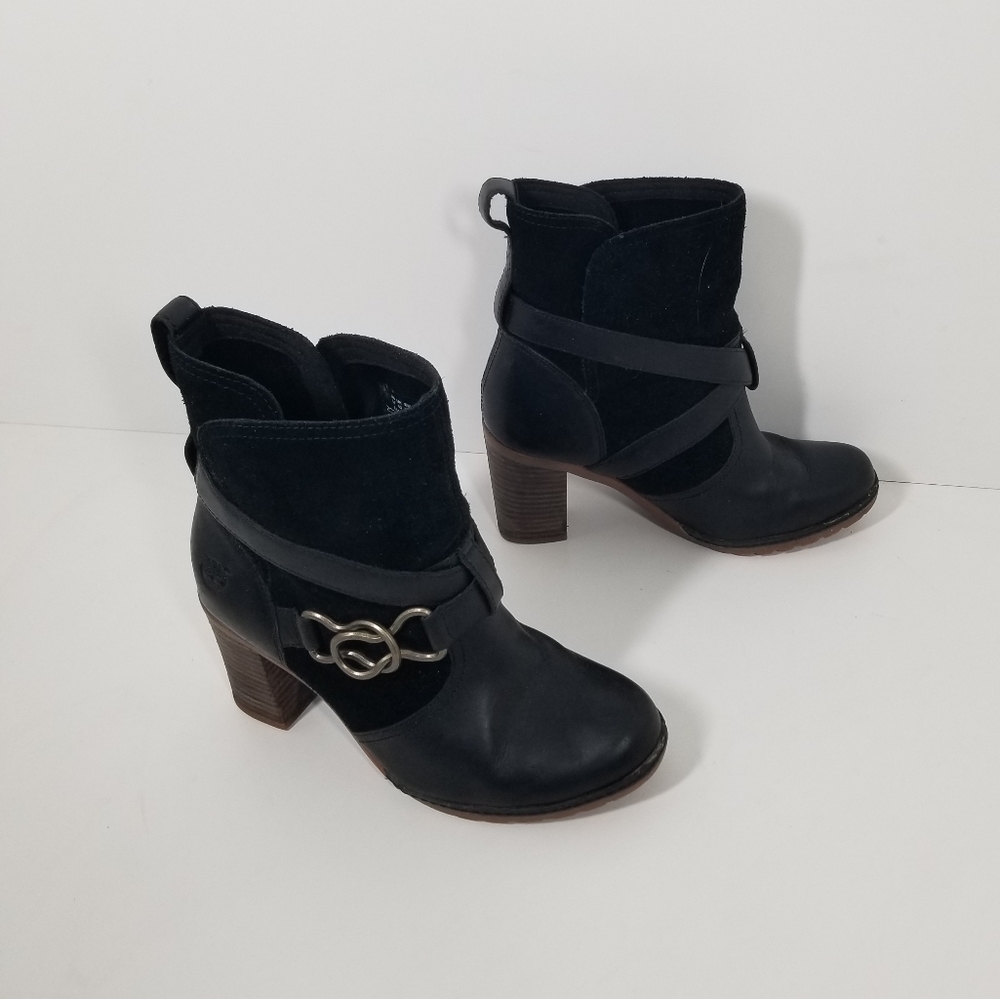 Buckle Up Block Heel, Black Tide Leather